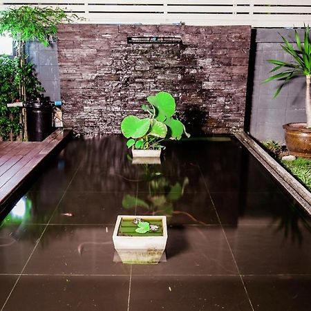 D Day Suite Bangkok Bagian luar foto