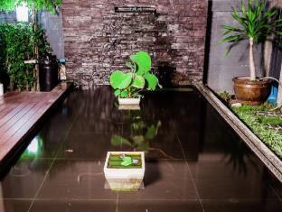 D Day Suite Bangkok Bagian luar foto