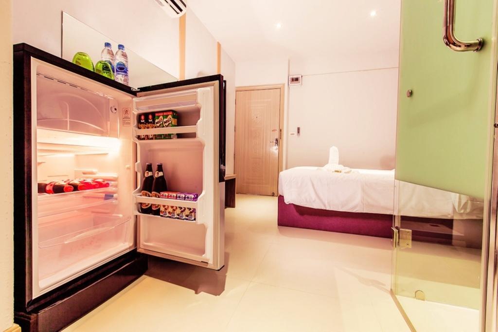 D Day Suite Bangkok Ruang foto