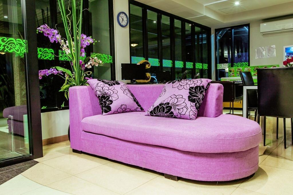 D Day Suite Bangkok Bagian luar foto