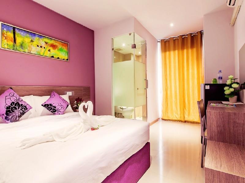 D Day Suite Bangkok Bagian luar foto